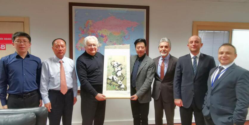 ¼¯ÍÅÏòµ¼´ø¶Ó¸°ÍÁ¶úÆä¿ªÕ¹ºÏ×÷Ǣ̸